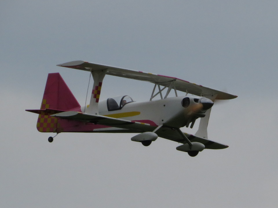MOdel Pitts flying