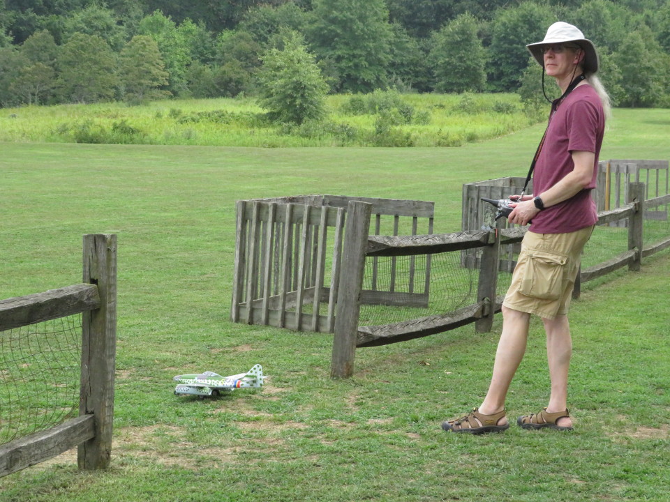 TPaul and Dave E fly