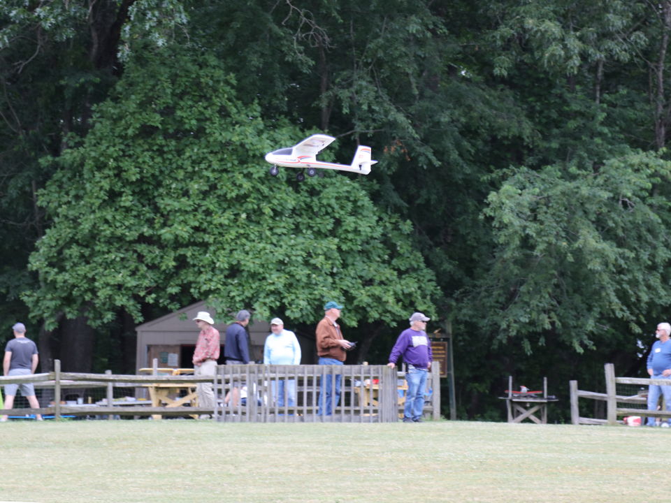 Arlen and Jim install new batteries