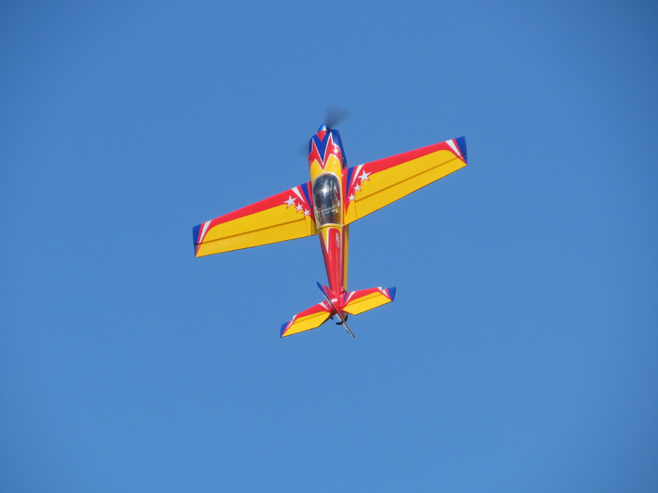 Low pass with a flying wing