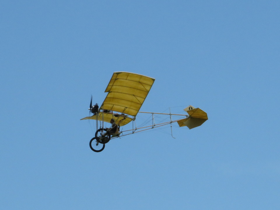 Arlen and Jim install new batteries